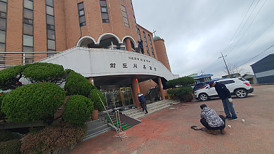 2025년 성탄트리 외벽 장식 및 데크 페인트칠